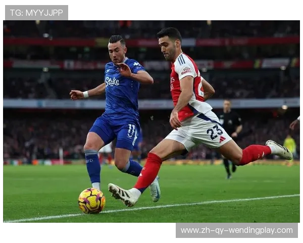 足球比赛中的球员适应与战术执行